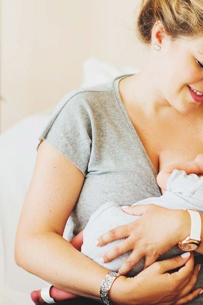 breastfeeding tips for new moms featured image